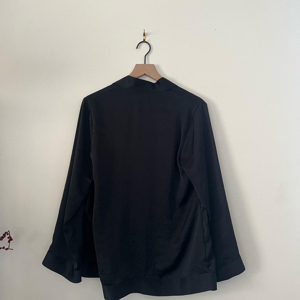 Aritzia Brand Little Moon Satin Style Blazer